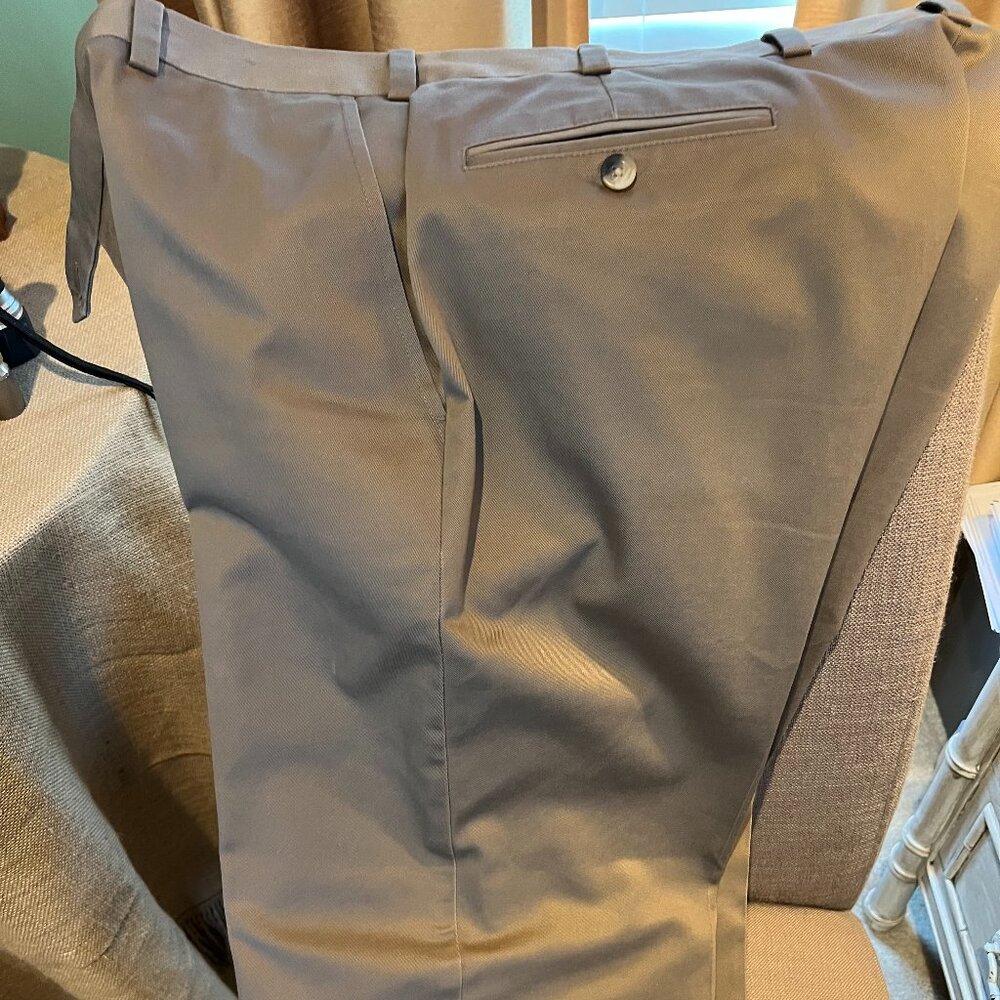 Like New "Jos A. Banks" Traveler's Collection Pant